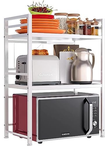 Shally Dogan Mensola Salvaspazio Estensibile Porta Microonde in Acciaio, Scaffale Cucina doppio con 2 ripiani Portaspezie, Mobile Organizer con Ganci e Piedini Antiscivolo, Design Moderno (Bianco)