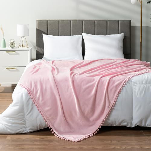 PAVILIA Hellrosa Quasten-Decke für Doppelbett, weiche Fleece-Fransendecke für Sofa, Bett, Couch, gemütlicher dekorativer Überwurf, Warmer Flanell und Samt-Plüschdecke, 152,4 x 203,2 cm