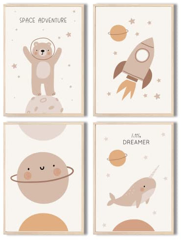MeinBaby123 Poster Kinderzimmer | 4er Set DIN A4 | Wandbilder | Deko Bilder | Astronauten | Babyzimmer Deko (V5 Süße Tiere - Astronauten)