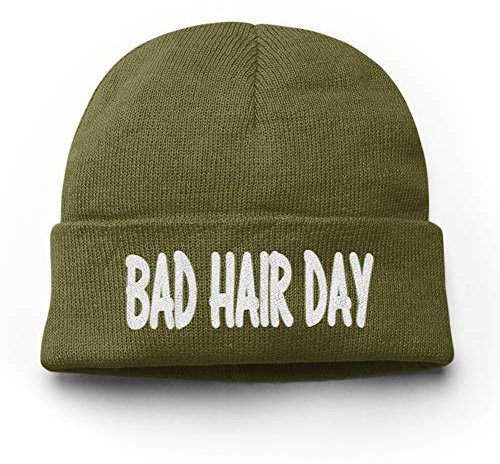 tshirtladen Mütze Bad Hair Day Wintermütze Unisex Beanie für Damen und Herren, Farbe: Olive