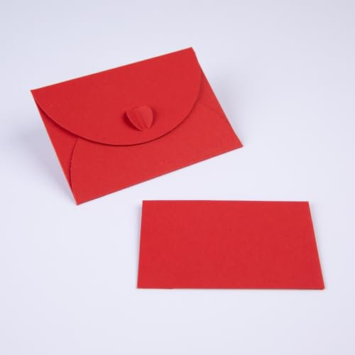PresentFill® 25 Mini Briefumschläge mit Karten – Rubin Rot – Kleine Umschläge Mini mit Herz Verschluss und Blanko Karten aus 100% Recycling Kraftpapier zum Selbst gestalten und beschriften