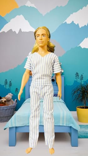 Dolly Shop Schlafanzug-Set für Puppen in Ken-Größe, handgefertigt in Großbritannien.