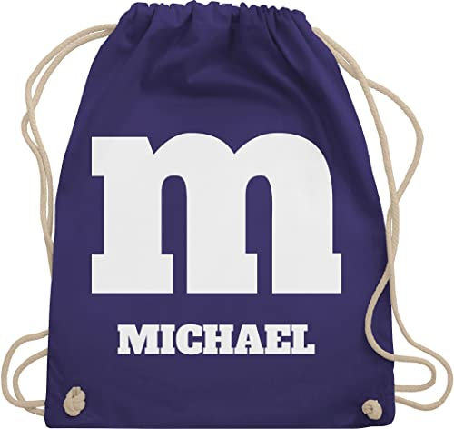 Turnbeutel Rucksack - Karneval Accessoire Fasching - M Kostüm mit anpassbarem Namen I M und M I M&M - Unisize - Lila - personalisierte rucksäcke karnevals name beutel faschings stoffbeutel jga