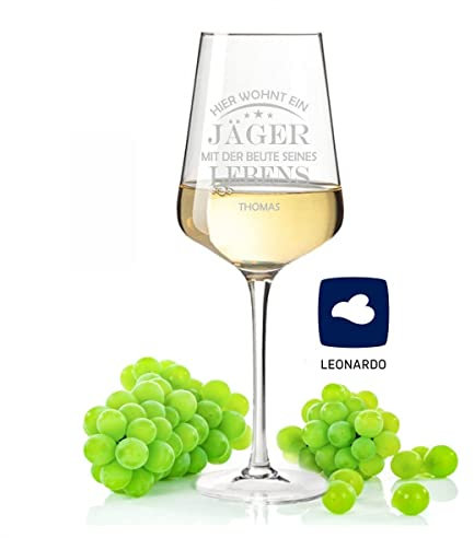 GRAVURZEILE graviertes Leonardo Puccini Weinglas - Hier wohnt ein Jäger mit der Beute seines Lebens Design - Personalisiert mit Name - Geschenk zum Geburtstag für Sie & Ihn