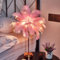 ENCOMAG Lampe de chevet en plumes - Cadeau pour maman, petite amie, lampe de table à piles pour chambre à coucher, salon, fête, mariage, centre de table, Noël, Saint-Valentin (rose)