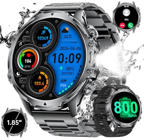 Smartwatch Herren Militär-1.85‘’ HD Großes Display/800 mAh Akku, Taschenlampe Herren mit Telefonfunktion/100+ Sportmodi, 5ATM Wasserdicht Fitnessuhr mit Gesundheitsverfolgung, Sportuhr für Android iOS