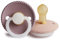 FRIGG Rope Latex Nacht Leucht-Schnuller | Schnuller 2 Packung | Symmetrischer Sauger in Kirschform | BPA-frei | Hergestellt in Dänemark | (Twilight Mauve Night/Blush Night, Größe 1 (0-6 Monate))