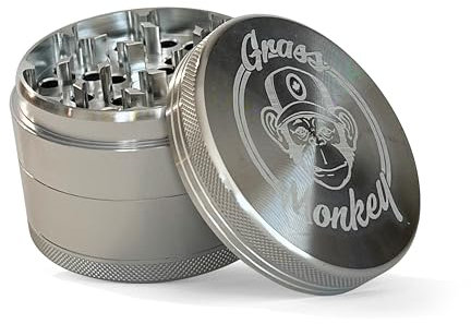 Grass Monkey® Aluminium Grinder – 4-teilig, Ø 5,5 cm – Robuste Kräutermühle mit scharfen Zähnen & Pollensieb – Inklusive Schaufel - Silver
