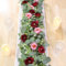 UXORSN Künstliche Eukalyptus-Blumengirlande mit rot-rosa Rosen, Kunstpflanzen, Seide, Blumengirlande, Schleierkraut, Efeu-Ranken, für Hochzeitsdekoration, Zuhause, Party, Tischläufer, Dekoration, 3,6