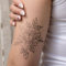 Inkster Tattoo - Rosenblüte - vegane & wasserfeste Temporäre Tattoos für Erwachsene - EU-Kosmetikzertifizierte Farbe - revolutionäres 2 Wochen Tattoo | Premium Klebetattoos