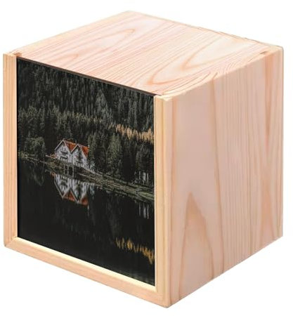 Fabulous Holzkiste – Holzhaus am See im Wald (10 x 10 x 10 cm)