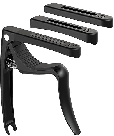 Linrax C3 Kapodaster, 4 in 1 Gitarre Capo mit Bridge Pin Puller, Gitarre Kapo für Akustikgitarre E-Gitarre Klassische Gitarre Bass Ukulele Banjo Mandoline, 3 Silikonköpfe, Gitarren Zubehör, Schwarz