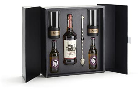 Wild Turkey Kit per Wild & Ginger: Wild Turkey Bourbon 70 cl; 2 Thomas Henry Ginger Ale 20 cl; 1 Spoon firmato Wild Turkey e 2 Bicchieri Wild Turkey Bourbon