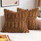 ZWJD 2er Set Braun Kissenbezug 50x50 Kunstpelz Plüsch Kissenbezüge Weiche Kissenhülle Flauschig Dekokissen Moderne Kissen Deko für Wohnzimmer Sofa Schlafzimmer Auto Dekor Sofakissen 50 x 50cm