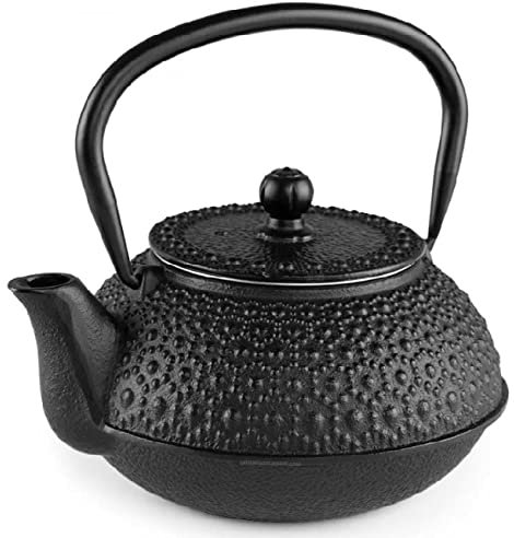 Tetera de hierro fundido, con diseño tradicional japonés Tetsubin. Capacidad 500 ml. Funcionamiento en todo tipo de fuegos.