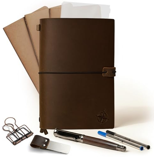 Wanderings A5 Reise-Notizbuch/Handgefertigtes Echtes Lederjournal – 6x8,5/15cmx22cm – Nachfüllbares Reisetagebuch Mit Stifthalter, Stift Und 2 Ersatzminen, PVC-Mappe Und Binderclip