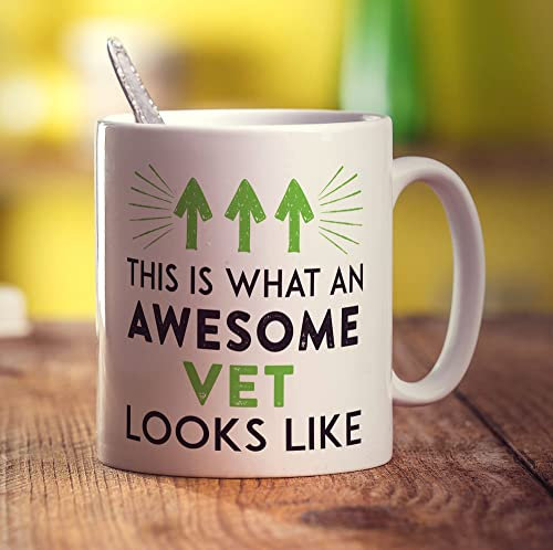 This Is What An Awesome Vet Looks Like Mug - 11oz Ceramic Cup