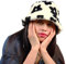 MILAKOO Winter Fuzzy Bucket Hat Cute Lovely Plüsch Pelz Fischer Cap Floral Patterned Dicke Warme Mütze für Frauen Schwarz