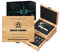Maverton Weinöffner-Set personalisiert Weinset Sommelier Set - Geschenkbox Holzbox + 8er Weinzubehörset - aus Bambus - Braun - Geschenk zum Geburtstag für Männer - Erste Hilfe Kasten