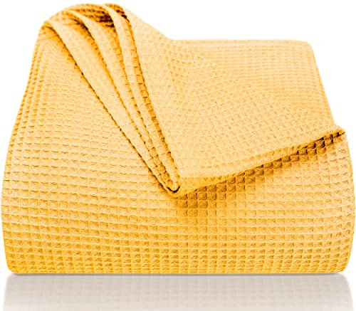 LAYNENBURG Premium Tagesdecke 220 x 240 cm XXL - Waffelpique 100% Baumwolle - leichte Wohndecke Waffeloptik - Baumwolldecke als Bett-Überwurf, Sofa-Überwurf, Couch-Überwurf - Sofa-Decke (gelb)