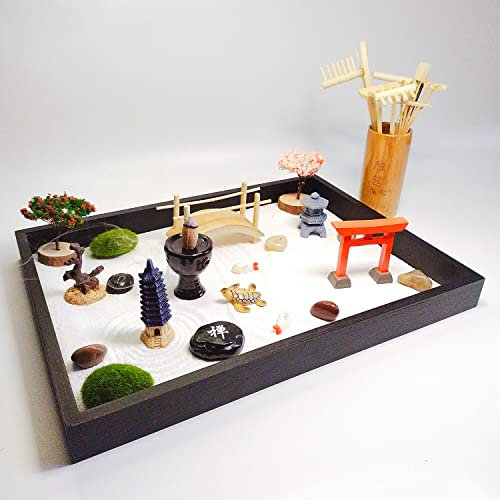 ZEN&TAO Giardino Zen giapponese, vassoio in legno duro (Paolonia), dimensioni 34 x 25 x 2,8 cm, 15 caratteristiche, set completo di strumenti in supporto in bambù, per meditazione e relax (extra