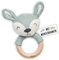 Holzura Personalisierter Beißring aus Holz für Babys - Niedlicher Greifling mit Name - Babyrassel und schönes Geschenk zur Geburt für Jungen und Mädchen