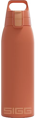 SIGG - Gourde Isotherme 1L - Shield Therm One Eco Red - Rando, Fitness, Yoga - Convient Aux Boissons Gazeuses - Étanche - Passe Au Lave Vaisselle - Sans BPA - Acier Inoxydable 90% Recyclé - Rouge