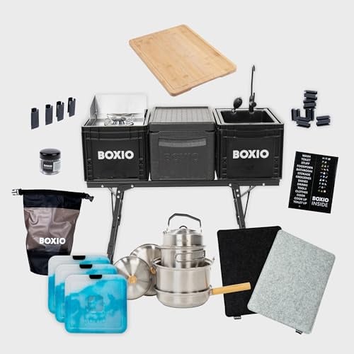 BOXIO - Kitchen Bundle Plus: cucina da campeggio mobile senza elettricità | Soluzione tutto in uno: scatola di cottura, lavandino, fornello a gas e tavolo con accessori per esterni, set di pentole