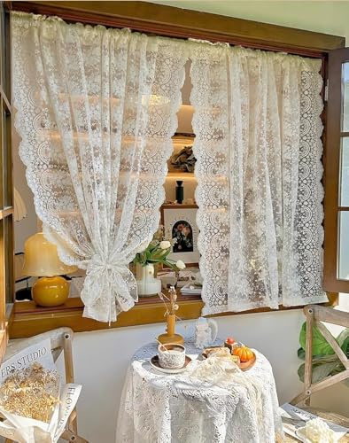 Daliena Scheibengardine Spitze Küche Vorhang BxH 130x60cm 1Stück | Landhaus Bistrogardine mit Stickerei Romantische Blumen Gardinen Vintage, Klein Fenstervorhang für Café Esszimmer