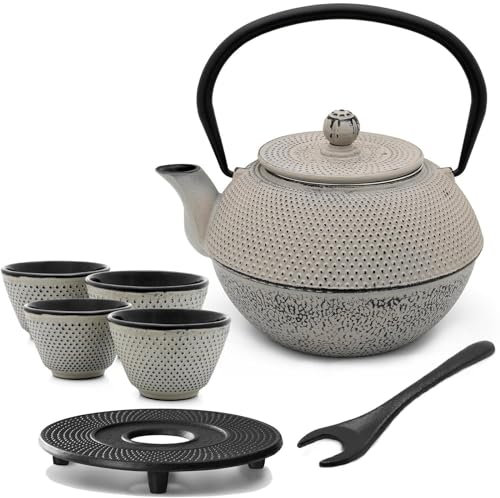 Asia Teekanne Gusseisen Set 1.1 Liter - grauer Teekessel & Edelstahl-Filter-Einsatz für losen Tee & Teebecher (4 Tassen) & Deckelheber & Untersetzer