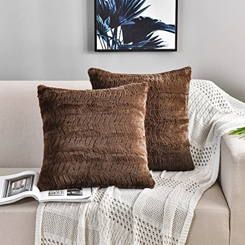 YUSOKI Luxus-Kissenbezüge aus Kunstfell, dekorativ, flauschig, gemütlich, für Sofa, Couch, Schlafzimmer, ohne Füllung, Braun, 45,7 x 45,7 cm, 2 Stück