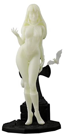 X-Plus Vampirella (Glow in The Dark Edition) Plastikmodellbausatz im Maßstab 1:8, Mehrfarbig