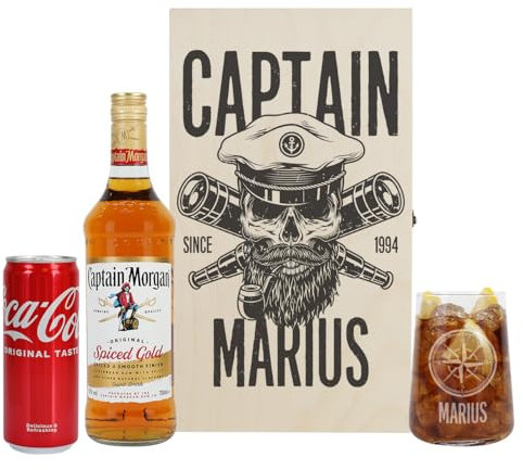 Herz & Heim® Das Captain Geschenkset mit graviertem Glas, Rum, Cola und bedruckte Geschenkbox aus Holz (Skull)