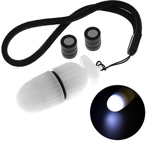 SecurityIng 1 luce stroboscopica subacquea per immersioni notturne, luce LED lampeggiante di sicurezza, luce di sicurezza lucciola, fascio di luce 200 m, durata 200 ore sott'acqua, con batteria,