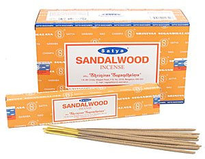 Räucherstäbchen Sandelholz Satya Nag Champa, 3 Stück, Packungen 15 g, mit Souvenir-Plakette von Sterling Effectz