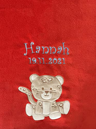 KIDDI-MEDIA Babydecke mit Name und Geburtsdatum Bestickt/kuschelig weich / 1A Qualität (Rot - Leopard)