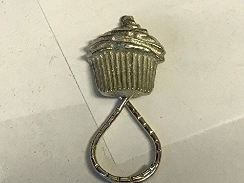 Big Cupcake Bakery Home Kochen Backen tg177 Emblem aus feinem englischen Zinn Brosche Drop Hoop Halterung für Gläser, Stift, ID Schmuck geschrieben von uns Geschenke für alle 2016 von Derbyshire UK...