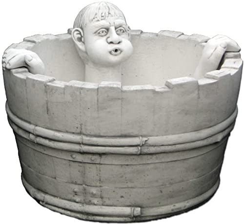 Gartenbrunnen, kleiner Teich, mit geschlossenem Wasserkreislauf aus Steinguss - Mann baden im Trog