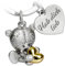 PAKADI Schlüsselanhänger Bärchen Felix Silber matt/Gold glänzend - Bär Talisman Familie Freunde Liebe- Glücksbringer aus Metall - Anhänger Tasche Schlüsselbund