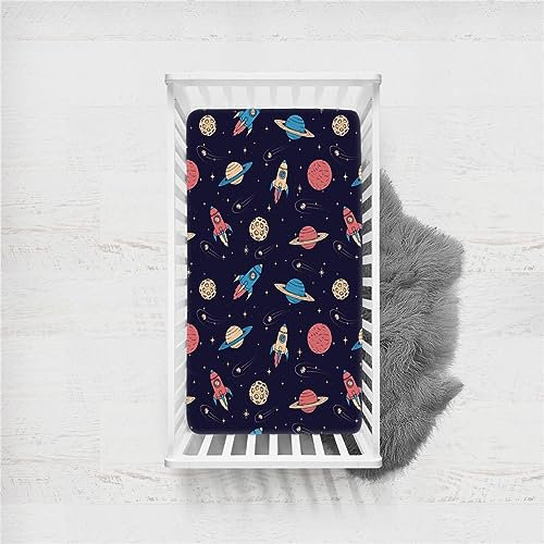 Odot Spannbettlaken für Kinderbett, Kinderwagen Matratzenbezug, Weiche Babybett Spannbetttuch Spannbettlaken, Perfekte Passform Durch Rundum-Gummizug (90x45cm,Planet Rakete 2)