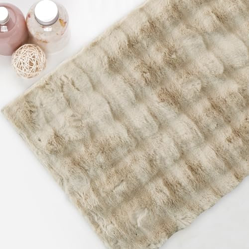 Comart Flauschiger Teppich – für Wohnzimmer, Sofabereich – Schlafzimmer – 140 x 180 cm – maschinenwaschbar – rutschfest – modern – pelzig – ultraweich – 3D-Karo-Design – Beige