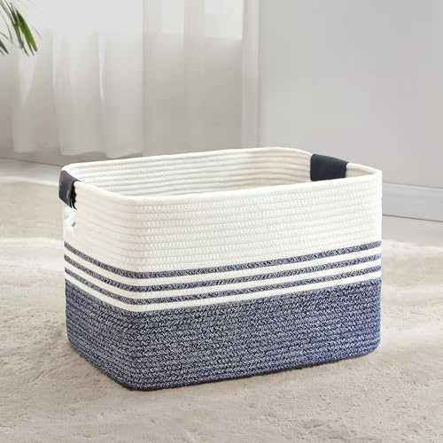 Wäschekorb Geflochten Groß aus Baumwollseil, 60L Aufbewahrungskorb mit Lederhenkeln, Korb für Decken, Kleidung, Spielzeug, Laundry Basket für Kinderzimmer Wohnzimmer, 53 x 38 x 29 cm, Weiß und Blau