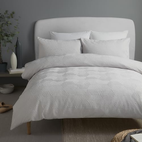 Serene Duvet Cover Set, Double Size 200x200cm, Embossed Geometric Pattern, 100% Recycled Polyester, Grey, Button Closure, 2 Pillowcases