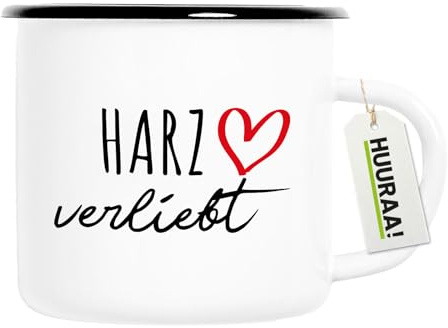 Huuraa Emaille Tasse Harz verliebt Geschenk | 300ml Becher Weiß mit Schwarzem Rand Vintage Campingbecher Geschenkidee Kaffeetasse als Wohnwagen Zubehör Campingtasse