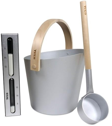 Tylö Saunakübel Set 3-teilig - Brilliant Serie - Kübel Kelle Sanduhr - Eloxiertes Aluminium sandgestrahlt - Mit Ausguss - Birkenholzgriff mit Espenverstärkung (Silver Grey)