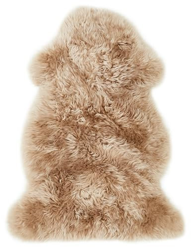 -LUXOR- living Schaffell echt - als Flauschiges Fell für Stühle, Sessel, Sofa und Kinderwagen, Lammfell Teppich für Wohn- und Schlafzimmer, 50 mm weicher Flor, 60 x 85 cm, Camel