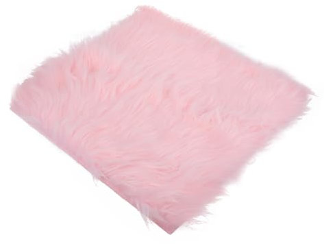 Flauschiges Plüschkissen als Fotorequisite für Nagelbilder Rosa