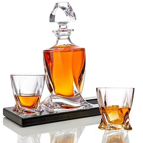Bezrat Set di bicchieri da whisky e decanter per liquori, (2) bicchieri bourbon in cristallo con decanter da whisky abbinato su un bellissimo vassoio in legno, il vetro ha un elegante fondo quadrato