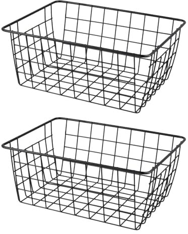 ZOENHOU Drahtkorb 2er-Set, Schwarz Metallkorb 28x22x12 cm, Stapelbare Aufbewahrungskörbe für Küche, Bad, Büro und Schrank