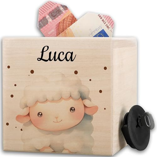 Shirtracer Spardose Holz personalisiert Süßes Schaf mit Name | Holz, 10x10cm, Schlüssel, Schloss, Bauernhof, Wolle, Taschengeld, Wunscherfüller, Deko, Sparbox, Sparbüchse, Geldgeschenk